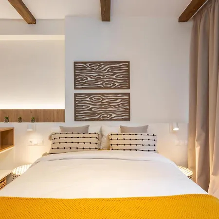 1ª Linea De Playa, Estudio Nuevo Pareja